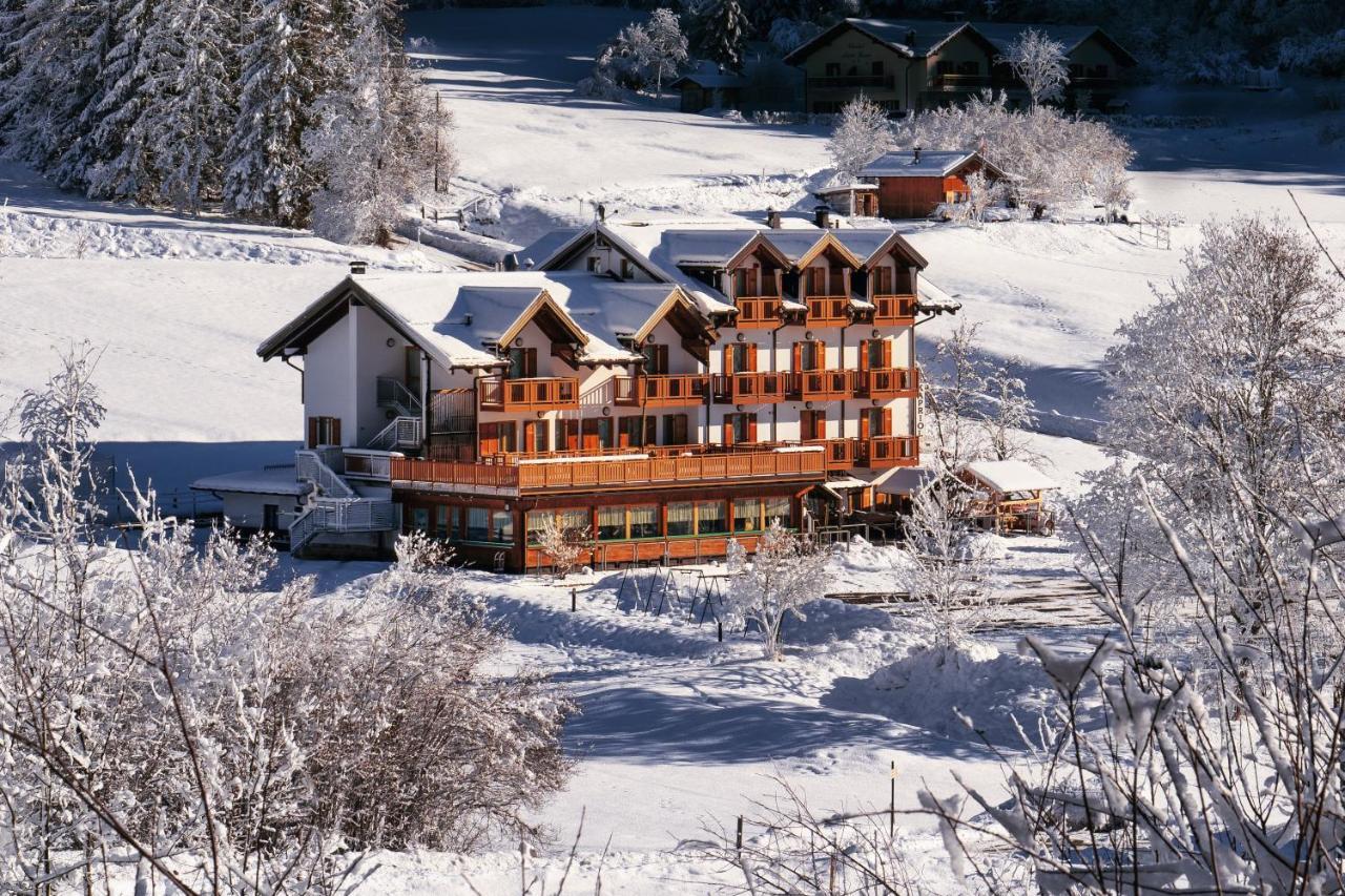 Hotel Kapriol Castello Tesino Exteriér fotografie