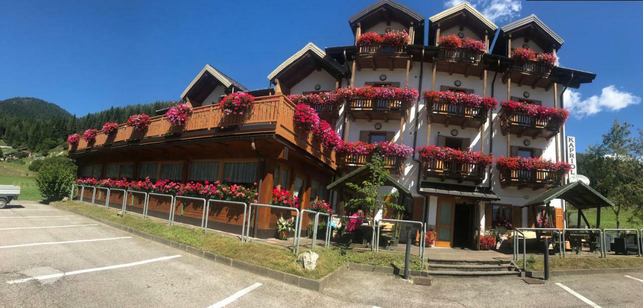 Hotel Kapriol Castello Tesino Exteriér fotografie